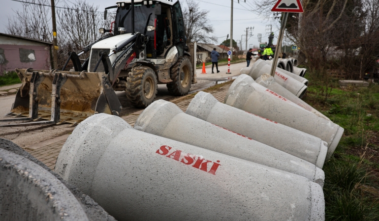 Karakamış Mahallesi’nin yağmur suyu altyapısı yeni hat ile güçleniyor