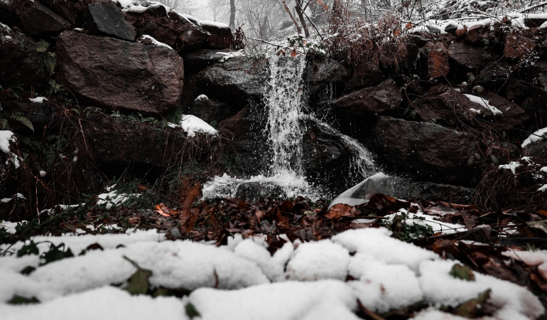 Beyaz örtü Sapanca Gölü’nü besleyen derelere can oldu