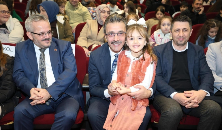 ERENLER’DE ÇOCUKLARA KARNE HEDİYESİ