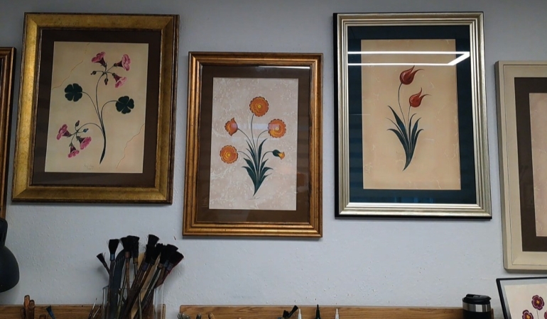 ATALARDAN KALAN EBRU MİRASI GELECEĞE AKTARILIYOR