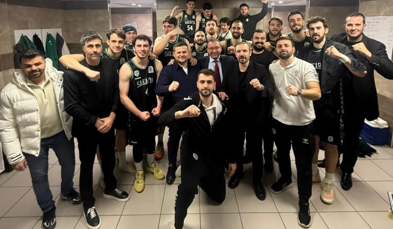 Liderden İstanbul’da gövde gösterisi: Büyükşehir Basketbol 11’de 11!