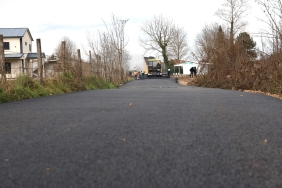 ERENLER’DE ASFALT ÇALIŞMALARI YENİ YILDA DA HIZ KESMEDİ (2)