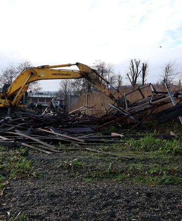 Sapanca Gölü kıyılarındaki kaçak yapılar kaldırılıyor