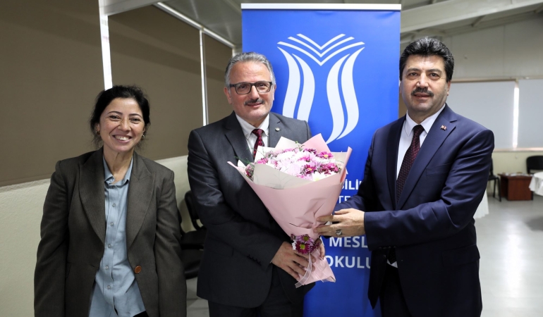 Sapanca MYO’nun yeni müdürü Doç. Dr. Boz oldu