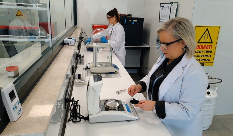 Türkiye savunma sanayisi için kritik aktif karbon yerli imkânlarla üretildi