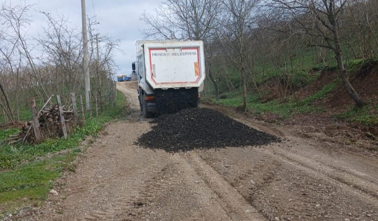 HENDEK’TE EKİPLERİN SAHA ÇALIŞMALARI SÜRÜYOR