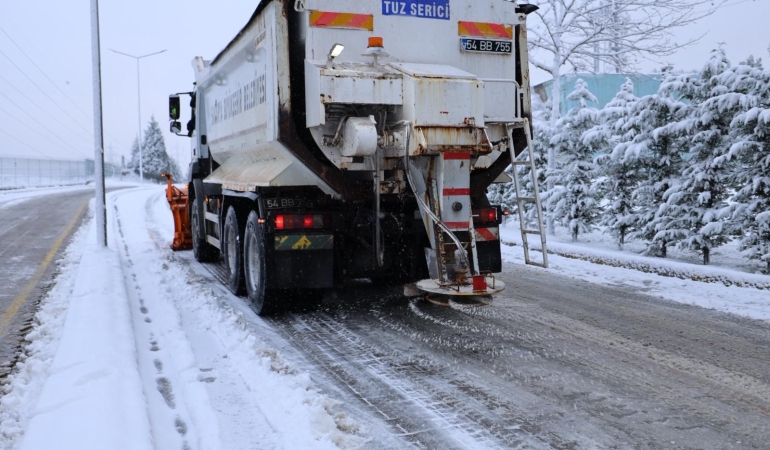 Büyükşehir 48 araç ve 100 kişilik timle karla mücadele mesaisinde: İşte son durum