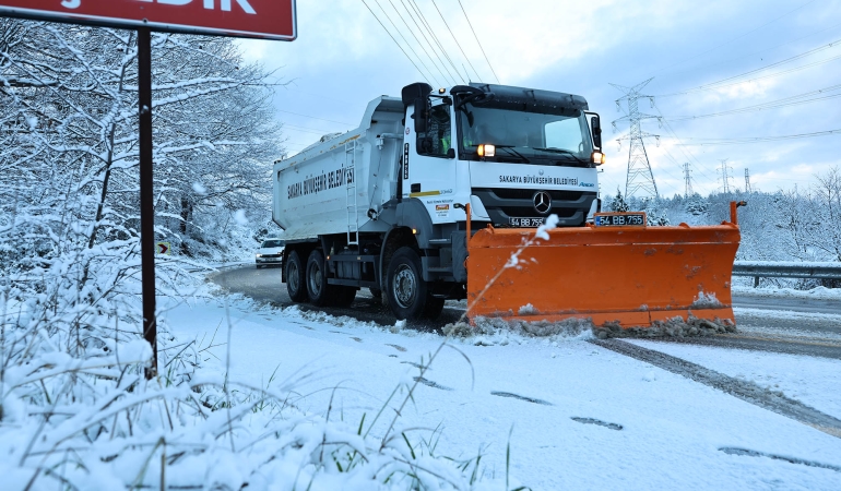 Büyükşehir karla mücadele için göreve hazır: Ekipler teyakkuzda