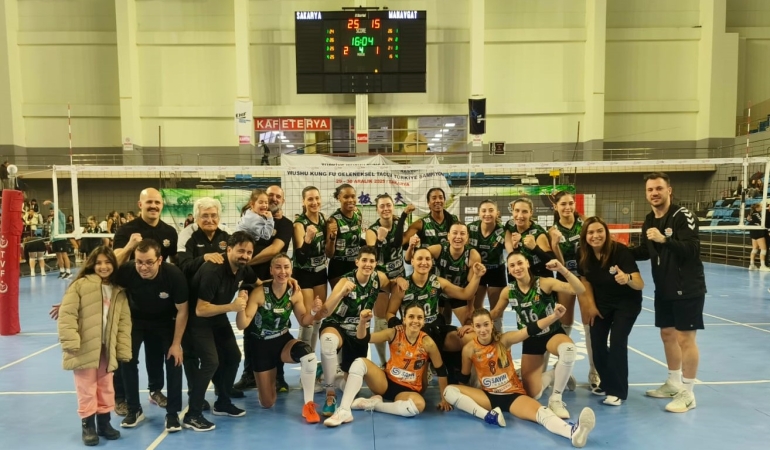 Sakaryalı Sultanlar’dan Zorlu Smaç!