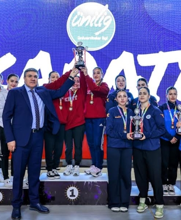 SUBÜ öğrencilerinden karatede bronz madalya