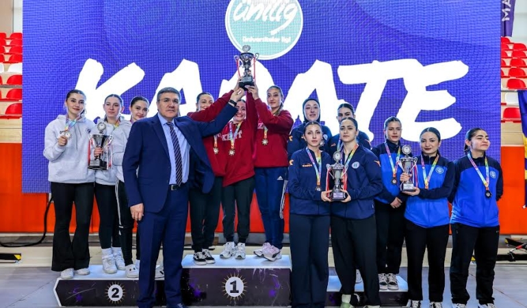 SUBÜ öğrencilerinden karatede bronz madalya