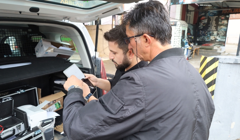 738d7736-3976-43ed-a362-f82debe30810