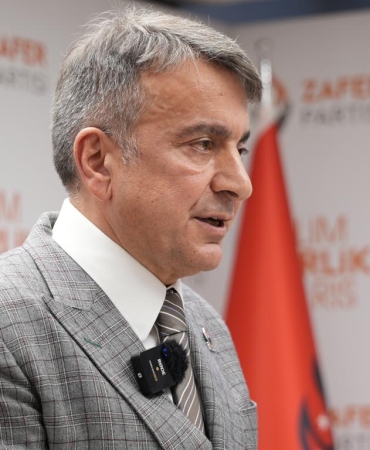 Azmi_Karamahmutoğlu