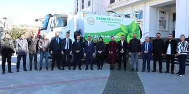 ERENLER BELEDİYESİ’NE YENİ YOL SÜPÜRME ARACI (1)