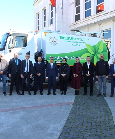 ERENLER BELEDİYESİ’NE YENİ YOL SÜPÜRME ARACI (1)