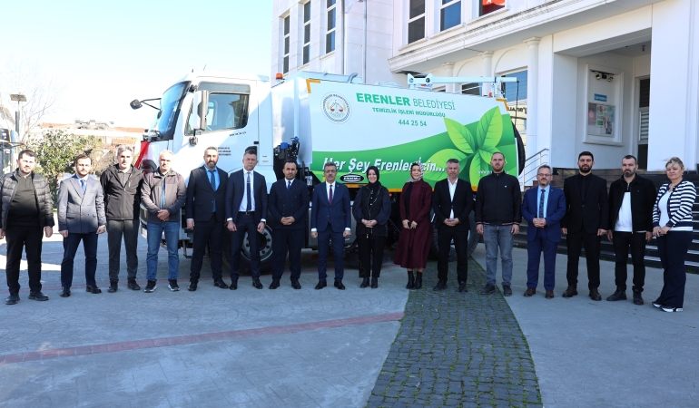 ERENLER BELEDİYESİ’NE YENİ YOL SÜPÜRME ARACI (1)