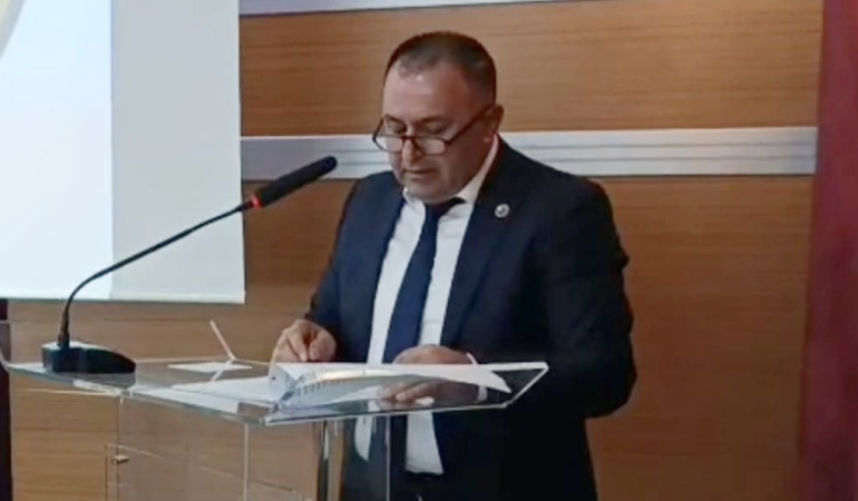 e108b38f-067f-4e27-ba81-99c48cd57ae0