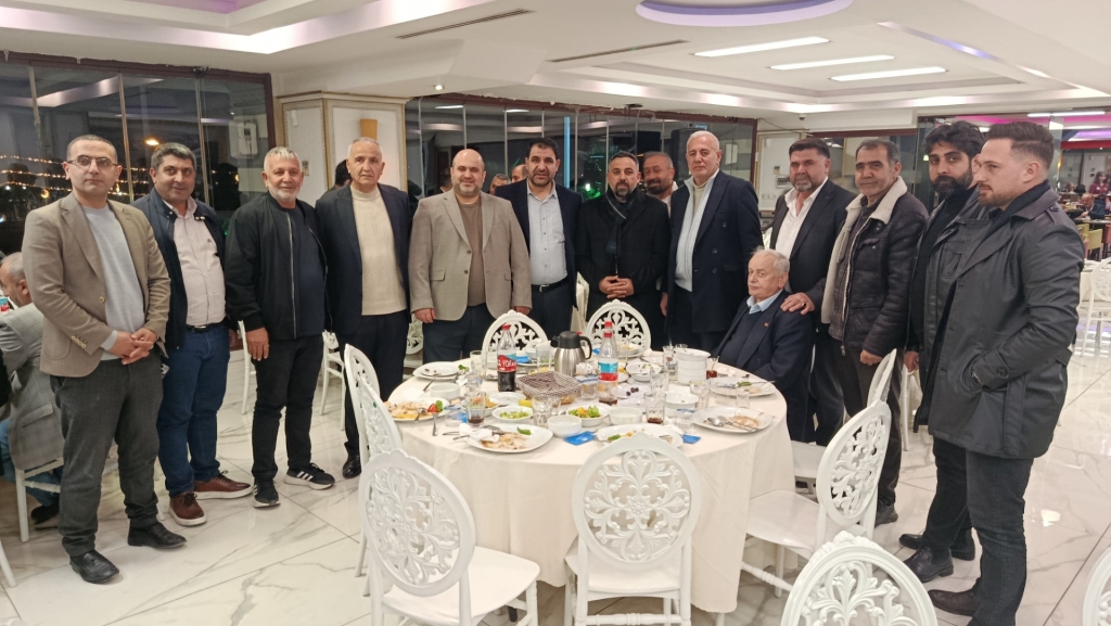 Sakarya Vanlılar Derneği’nden birlik ve dayanışma iftarı