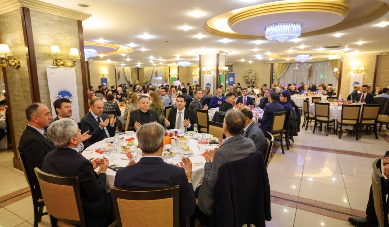 Başkan Alemdar sağlık ailesiyle iftarda buluştu: