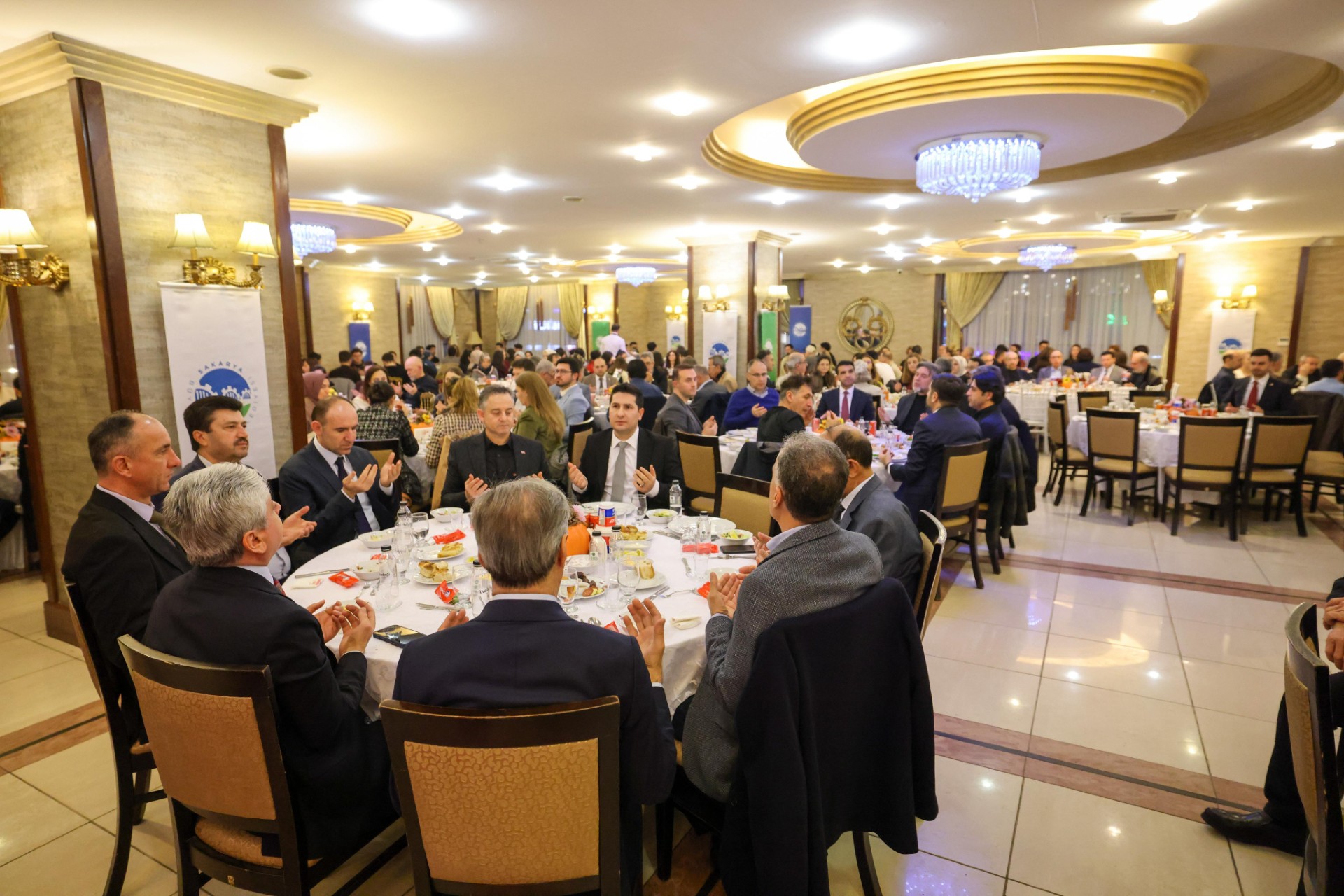 afcde5c5-8eb9-42a3-a35d-9043fa9981fd