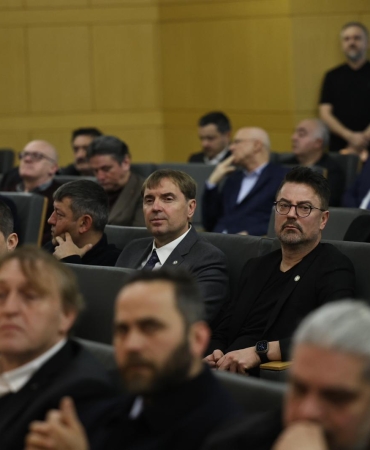 b3c41f34-f7e1-4aca-9a08-5ece7be7013c