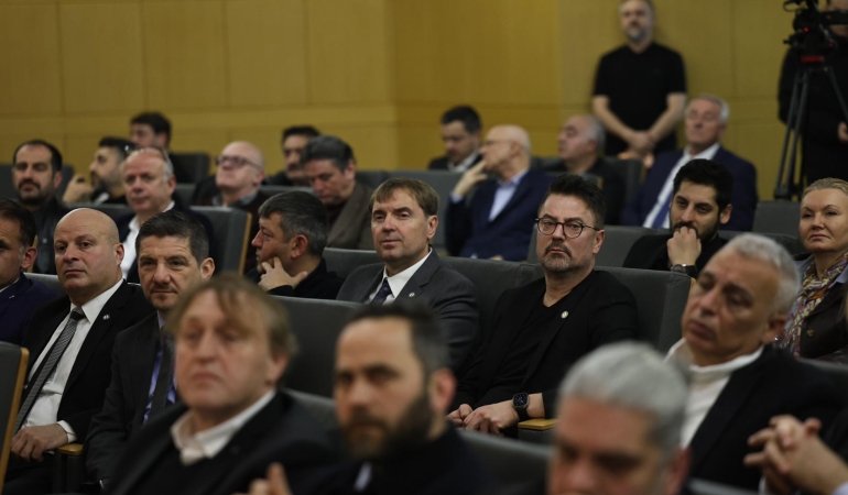 b3c41f34-f7e1-4aca-9a08-5ece7be7013c