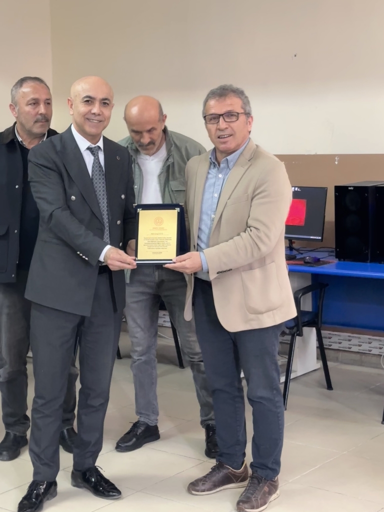 KOCAALİ’DE TEKNOLOJİ SINIFI ÖĞRENCİLERİN HİZMETİNE SUNULDU 3 KOCAALİ’DE TEKNOLOJİ SINIFI ÖĞRENCİLERİN HİZMETİNE SUNULDU