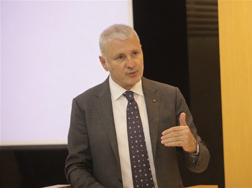 be72829d9d274de092230b6d583a4da55879e37cf4574c6e955be56f368723e9