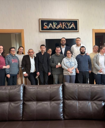 c6c2f904-37d3-440c-8c1b-2aa9d28be820