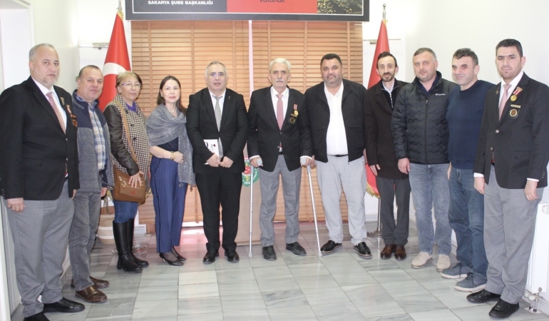 c6dfc436-40a7-4837-b027-44e800de515d