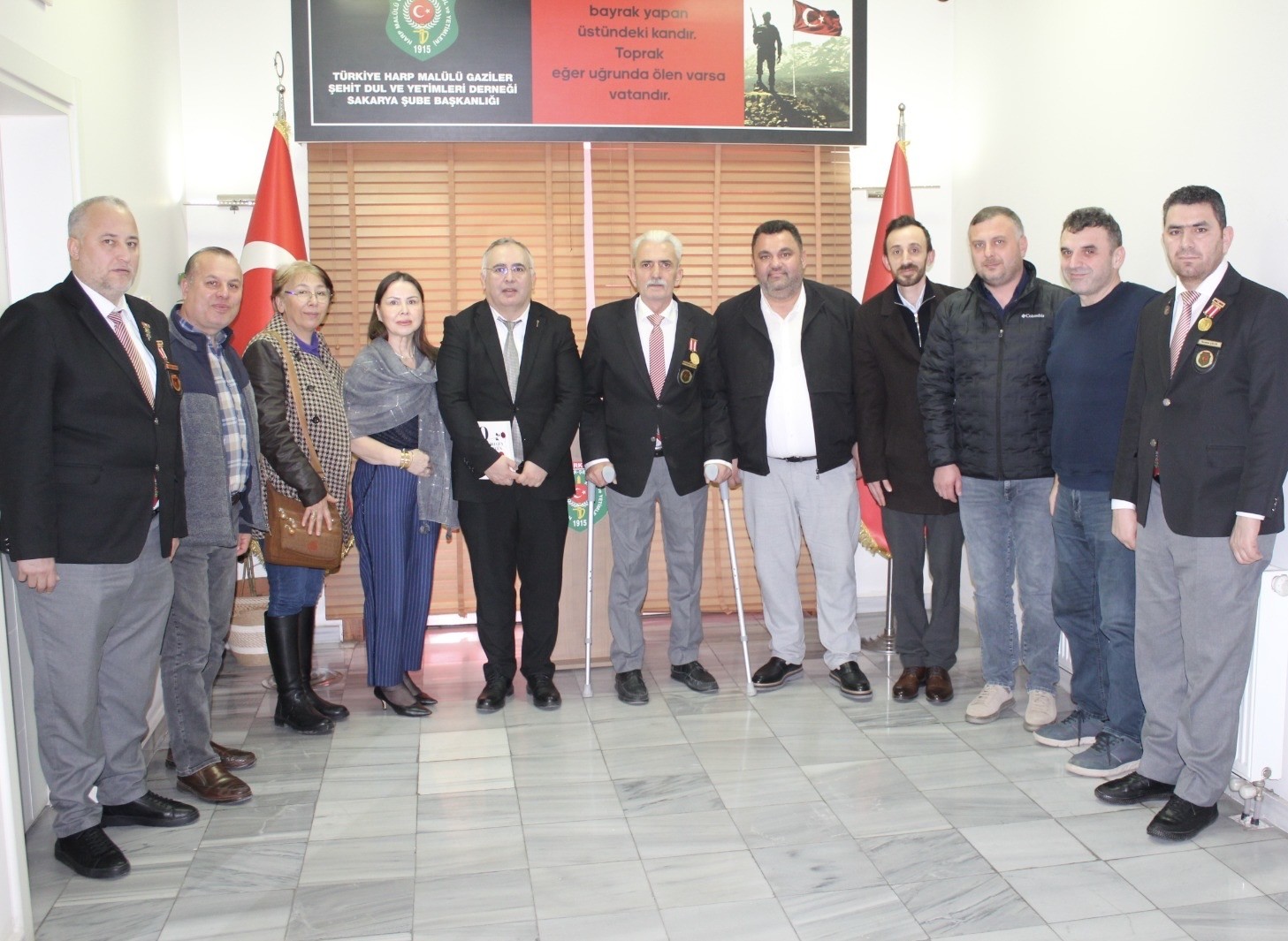 c6dfc436-40a7-4837-b027-44e800de515d