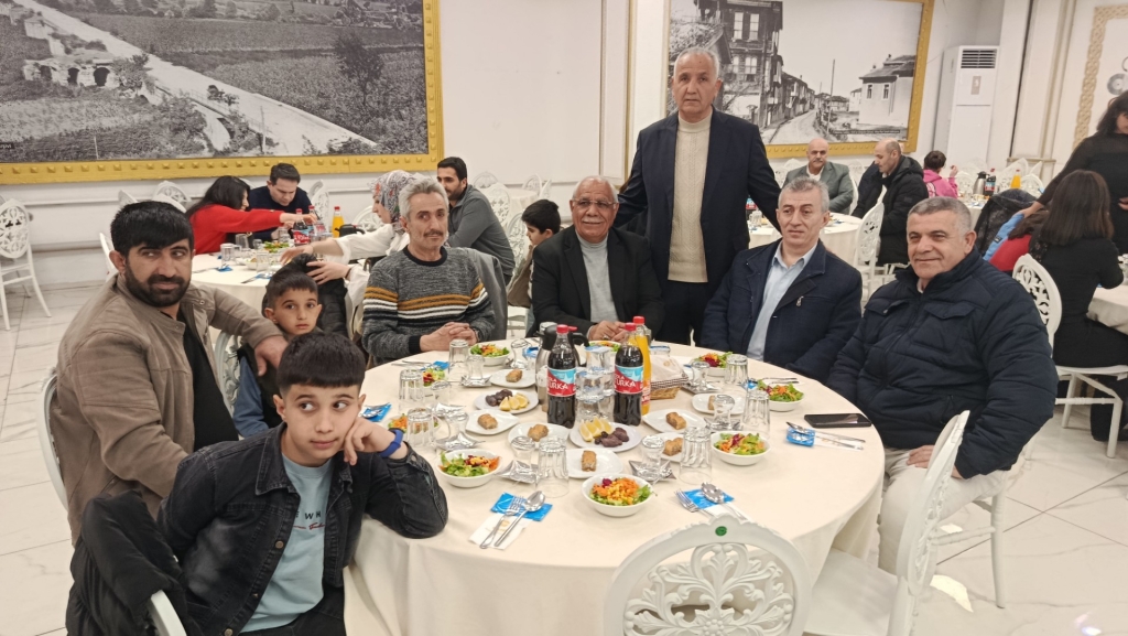Sakarya Vanlılar Derneği’nden birlik ve dayanışma iftarı