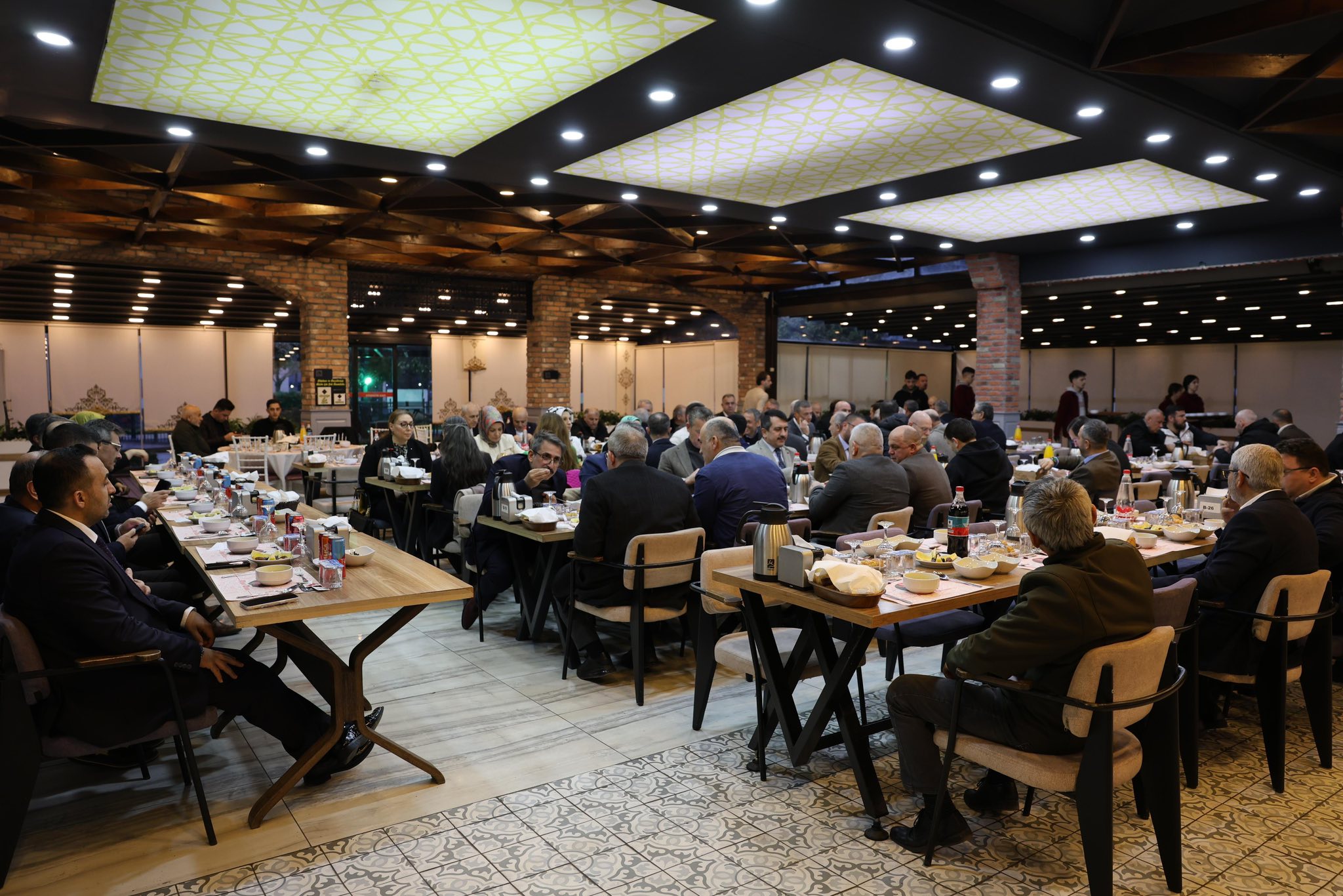 cb8cdc4f-3947-414e-b336-f8e7e7601005