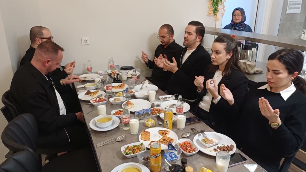 Adaşen Otomotiv’den basın mensuplarına geleneksel iftar buluşması