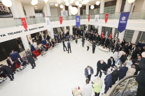 d00056272b49492f98b0f5781fe9f1c94cd1daae46c3416b9510bf9eb72c7cd9