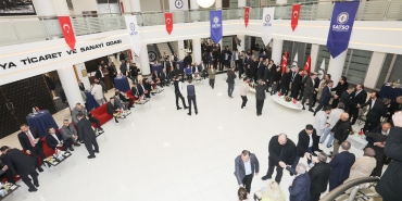 d00056272b49492f98b0f5781fe9f1c94cd1daae46c3416b9510bf9eb72c7cd9