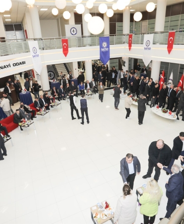 d00056272b49492f98b0f5781fe9f1c94cd1daae46c3416b9510bf9eb72c7cd9