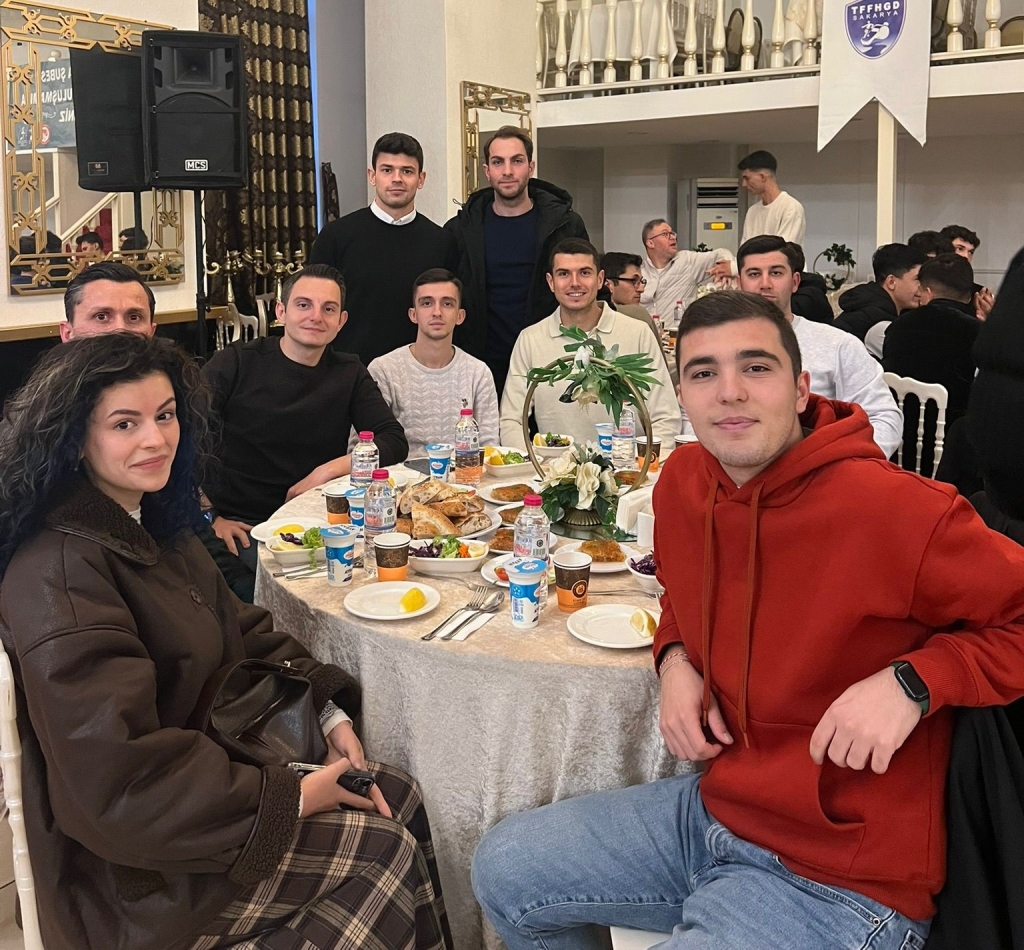 Hakemler iftarda buluştu