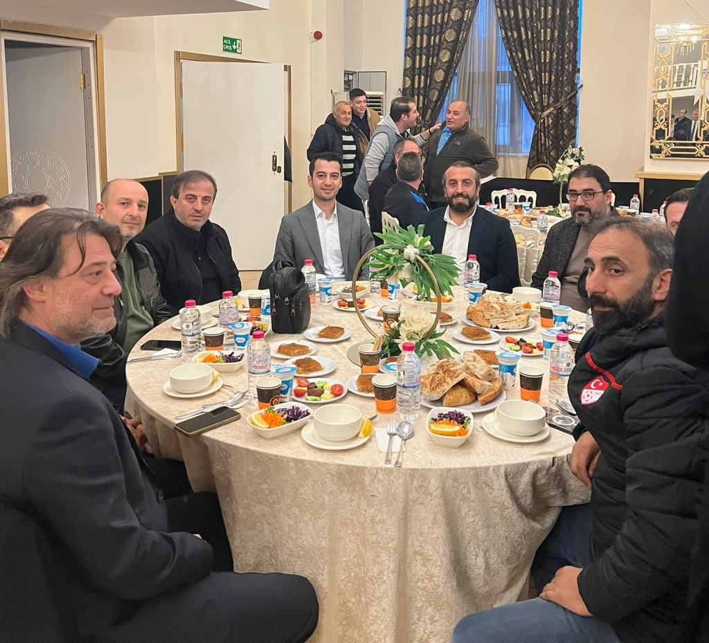 Hakemler iftarda buluştu
