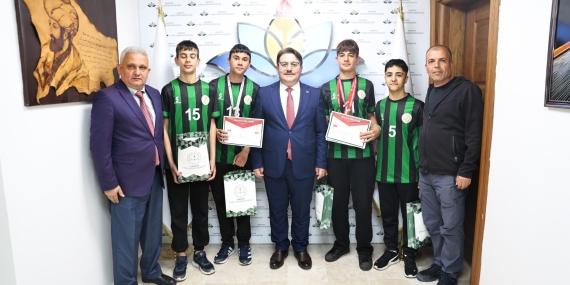 087de963-e001-4e0d-91a9-e5f358eb2822