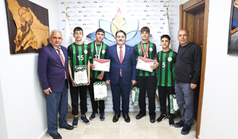 087de963-e001-4e0d-91a9-e5f358eb2822