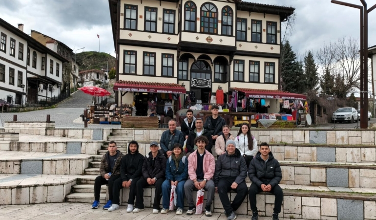 SUBÜ öğrencileri dersleri için Taraklı’daydılar