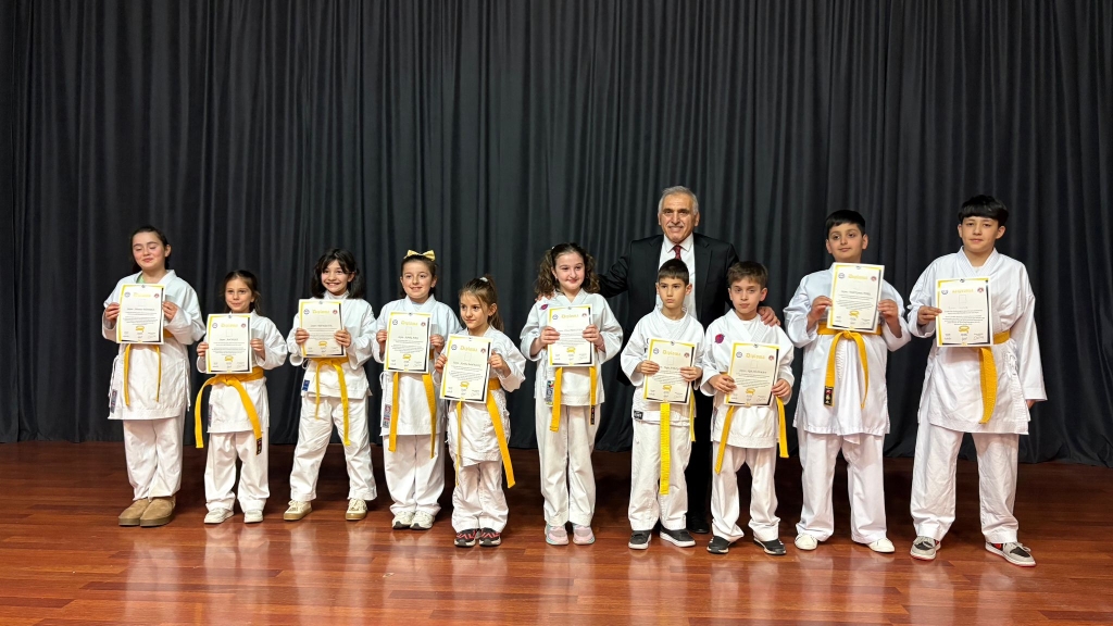 Hendek Olimpik spor kulübü diploma törenine büyük ilgi