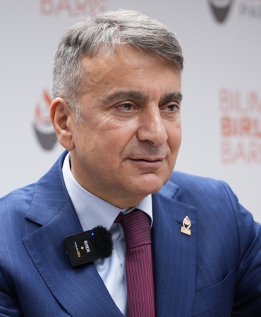 Azmi_Karamahmutoğlu_Basın_