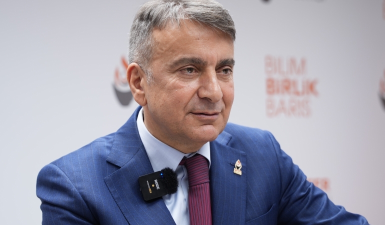 Azmi_Karamahmutoğlu_Basın_