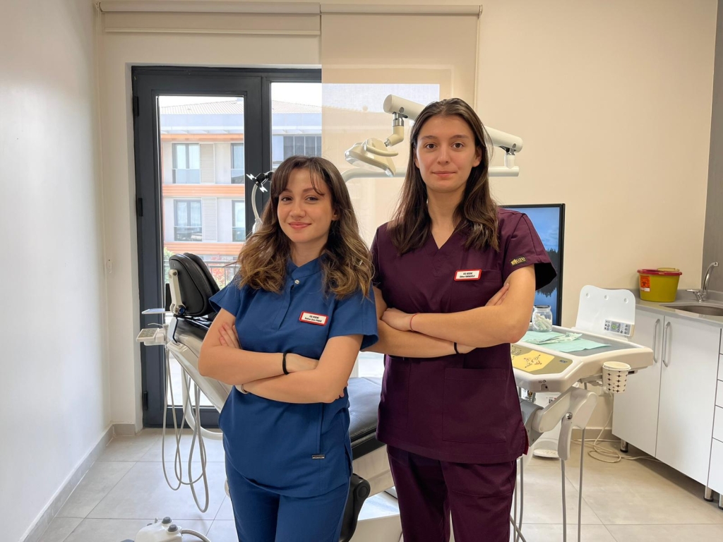 Genç Diş Hekimlerinden Sakarya’da yeni hizmet; ağız sağlığına bütüncül yaklaşım 2 Genç Diş Hekimlerinden Sakarya’da yeni hizmet; ağız sağlığına bütüncül yaklaşım