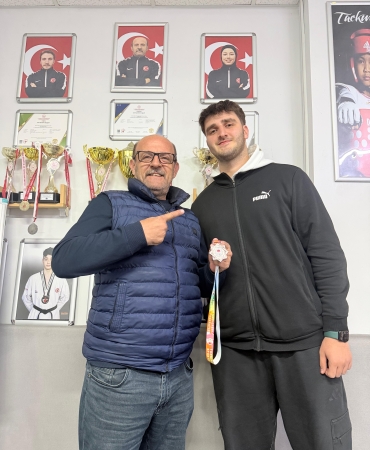 f7de9df8-3b61-4e14-86f7-88230aad3f80