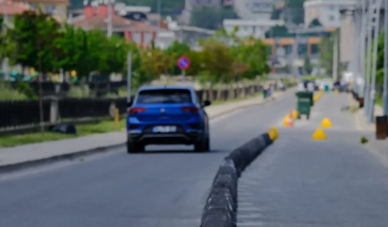 Serdivan’da Ulaşım Düzenlemesi: Kemalpaşa Mahallesi’nde Darboğaz Mevkii Tek Yön Oldu