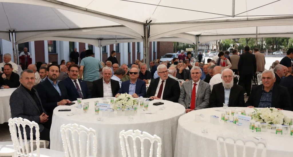 SİMDER Sakarya İmam Hatipliler Derneği “Adapazarı İmam Hatip Lisesi 46. Mezunlar Günü” yoğun bir katılım ile gerçekleştirdi.