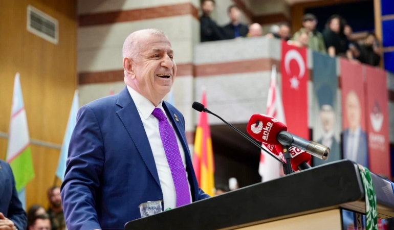 TÜRK MİLLETİNDEN TOPRAK TALEP EDENLERİN ALACAĞI TEK TOPRAK LEŞLERİNİ ÖRTEN TOPRAK OLACAKTIR”